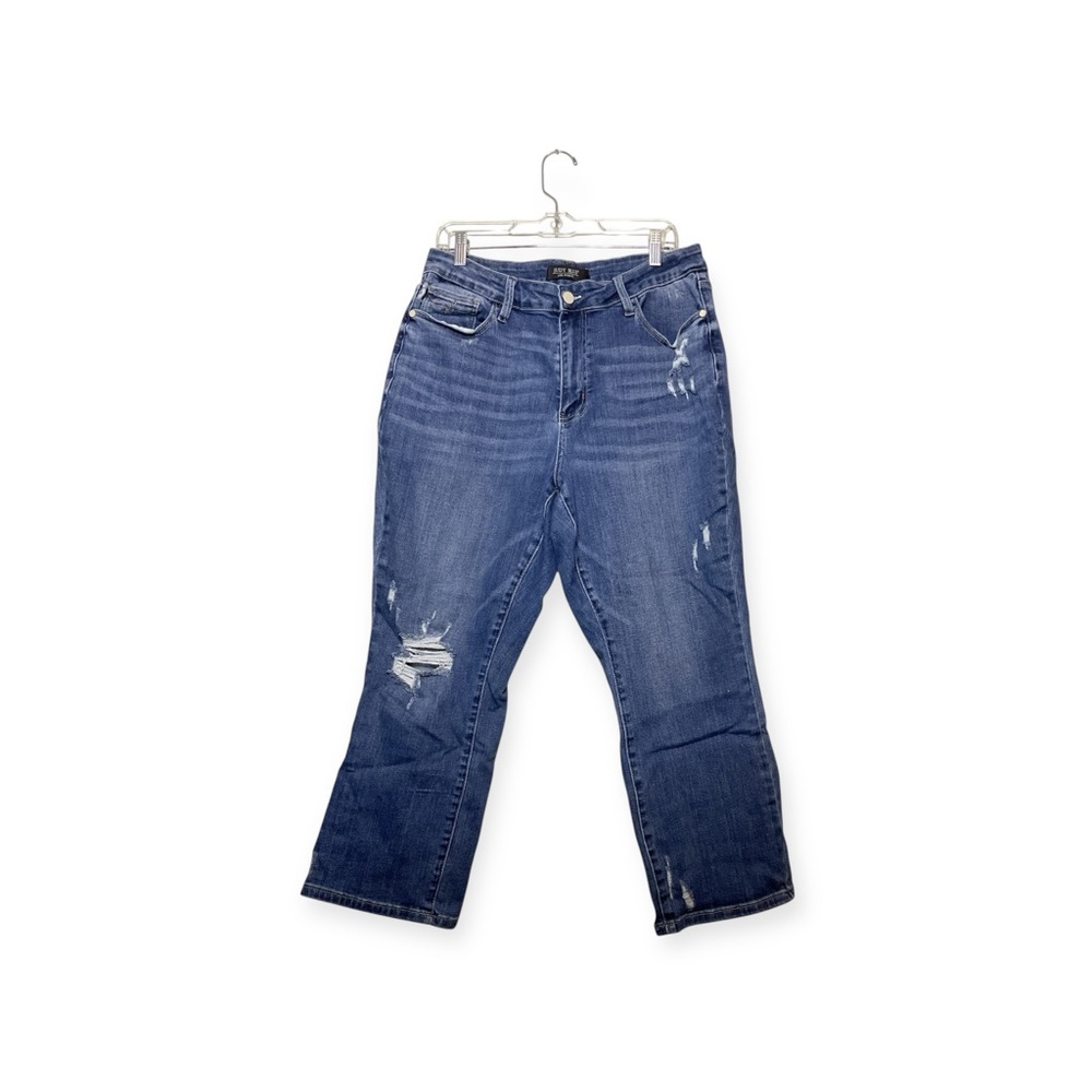 Women’s NWOT Judy Blue destroyed denim straight fit with colored thread, size